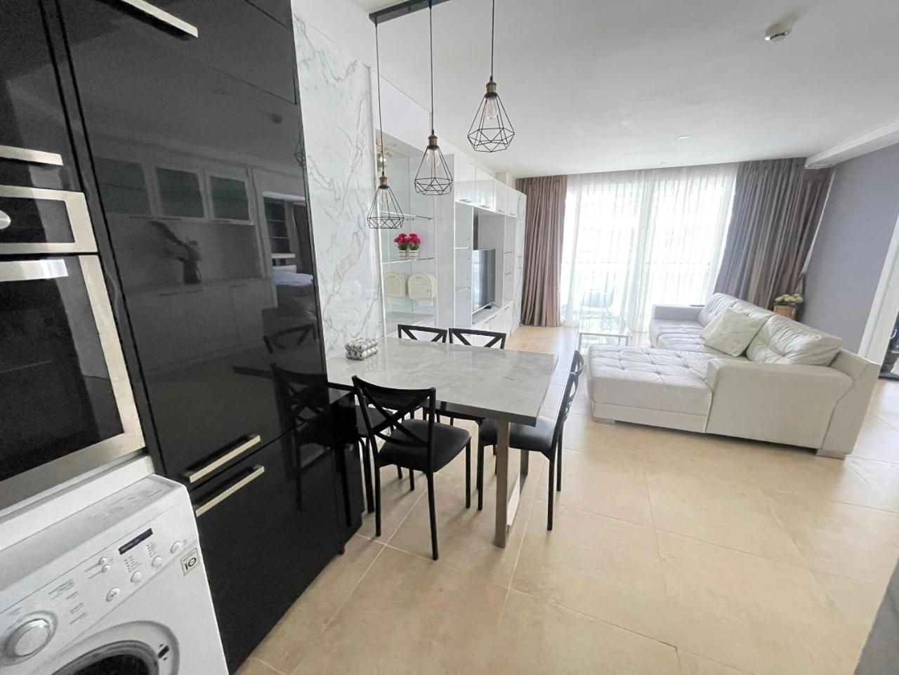2 Bedrooms Near Pattaya Beach Exterior photo