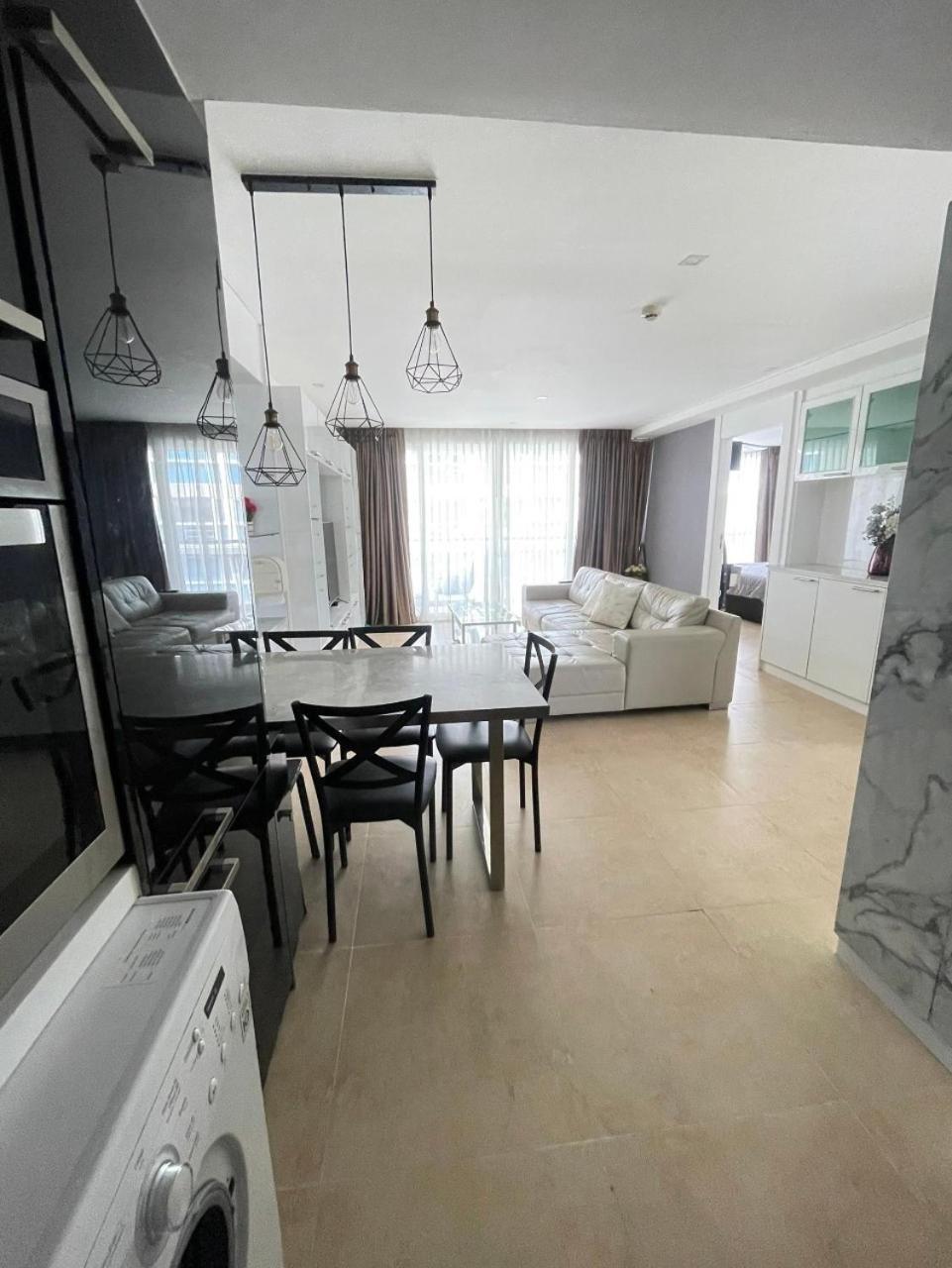 2 Bedrooms Near Pattaya Beach Exterior photo